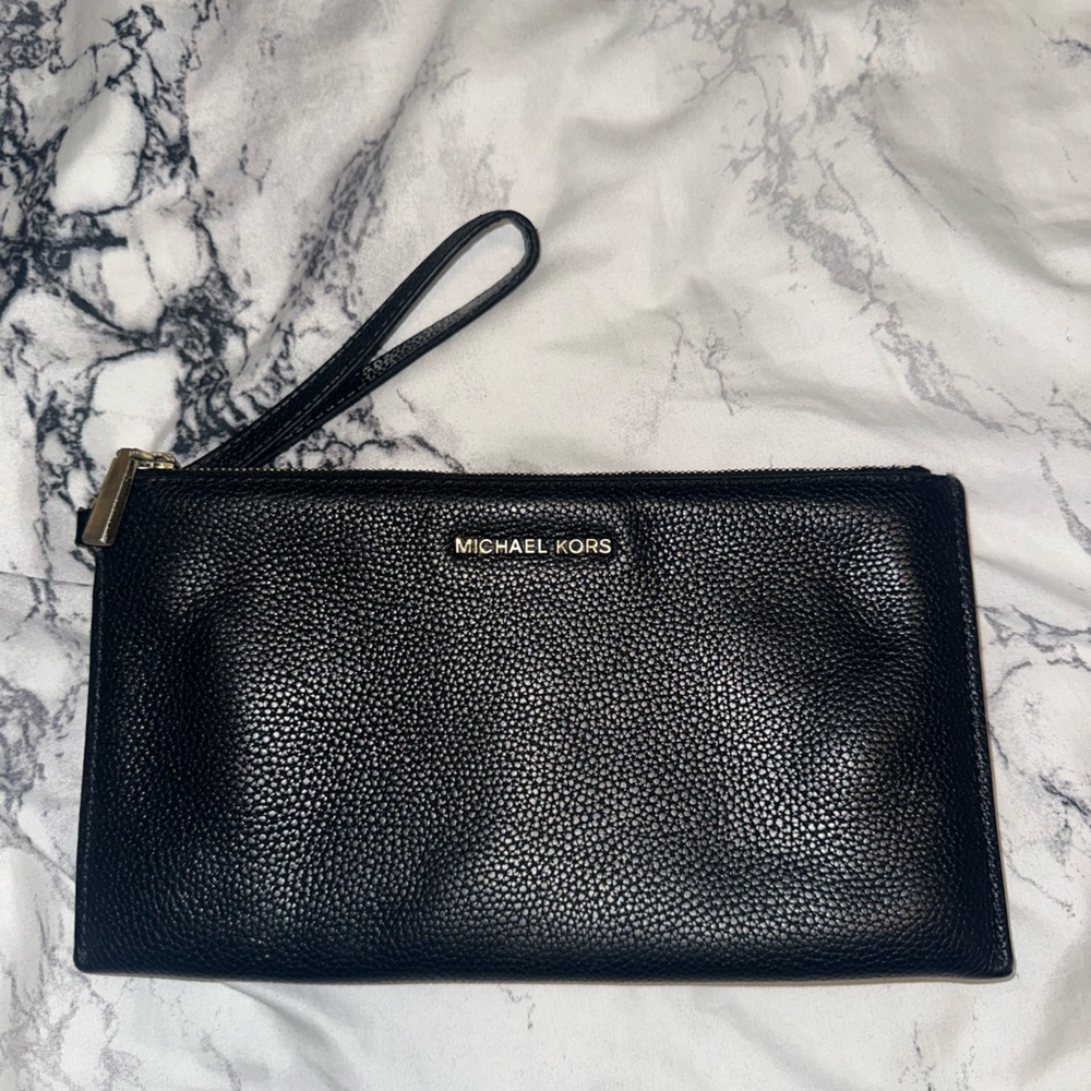 Michael Kors wristlet